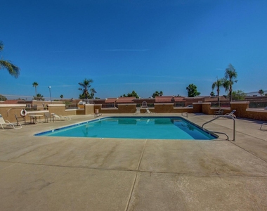 520 W Hononegh Drive - Photo Thumbnail 21