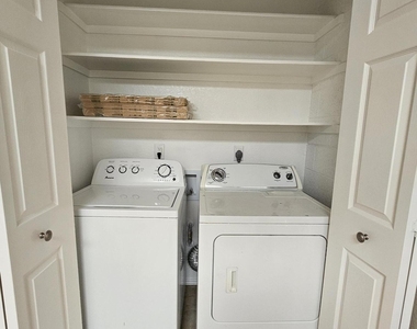 520 W Hononegh Drive - Photo Thumbnail 9
