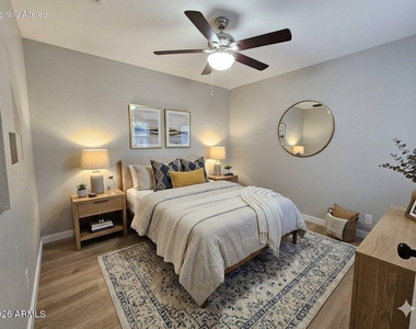 520 W Hononegh Drive - Photo Thumbnail 12