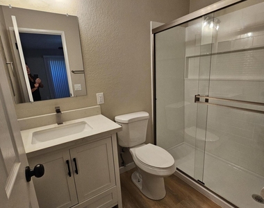 520 W Hononegh Drive - Photo Thumbnail 17
