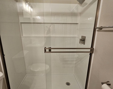 520 W Hononegh Drive - Photo Thumbnail 18