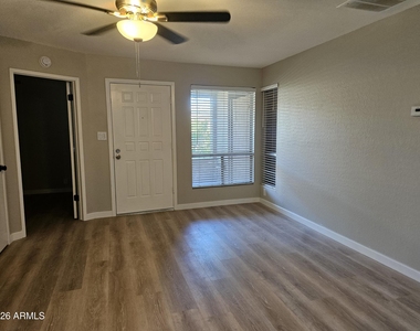 520 W Hononegh Drive - Photo Thumbnail 3