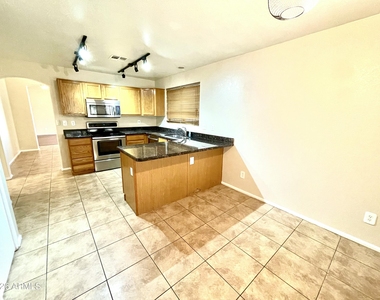3229 E Tonopah Drive - Photo Thumbnail 2