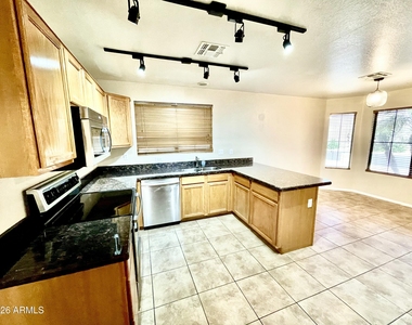 3229 E Tonopah Drive - Photo Thumbnail 1