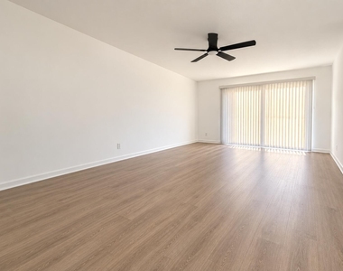 405 Southwind Drive - Photo Thumbnail 7