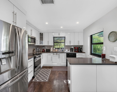 3250 Ne 12th Street - Photo Thumbnail 14