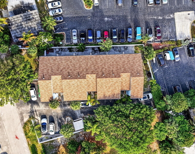 3250 Ne 12th Street - Photo Thumbnail 1