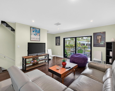 3250 Ne 12th Street - Photo Thumbnail 7