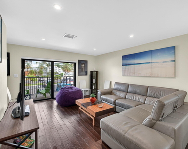 3250 Ne 12th Street - Photo Thumbnail 9