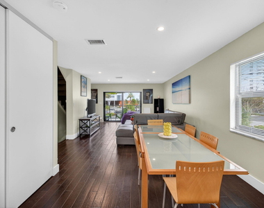 3250 Ne 12th Street - Photo Thumbnail 5