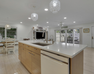232 Seabreeze Circle - Photo Thumbnail 11