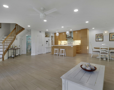 232 Seabreeze Circle - Photo Thumbnail 5