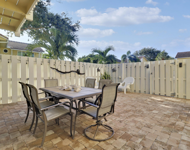 232 Seabreeze Circle - Photo Thumbnail 22