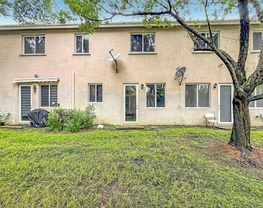 1366 Nw 214th Terrace - Photo Thumbnail 38