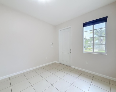 1366 Nw 214th Terrace - Photo Thumbnail 10