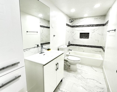 5050 Nw 7th Street - Photo Thumbnail 7
