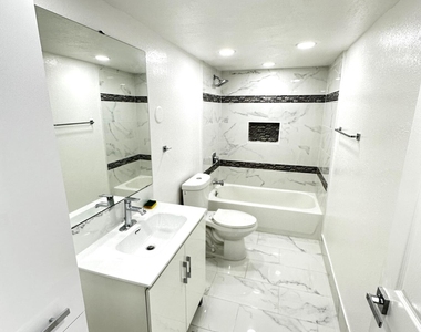 5050 Nw 7th Street - Photo Thumbnail 8