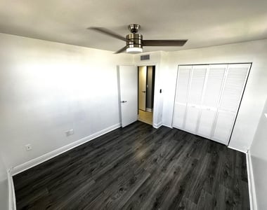 5050 Nw 7th Street - Photo Thumbnail 20