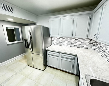 5050 Nw 7th Street - Photo Thumbnail 4