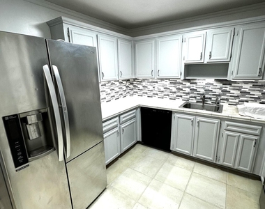 5050 Nw 7th Street - Photo Thumbnail 2