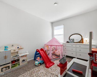 24364 W Jones Avenue - Photo Thumbnail 7