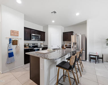 24364 W Jones Avenue - Photo Thumbnail 15