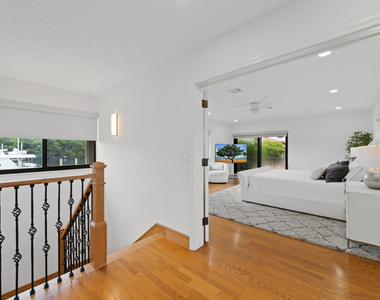 2461 Sw 27th Terrace - Photo Thumbnail 16
