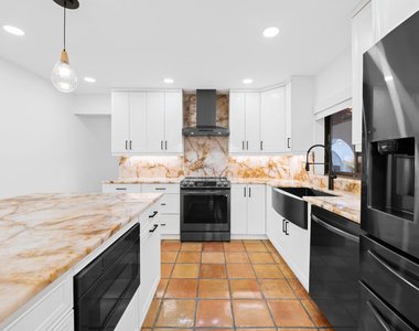 2461 Sw 27th Terrace - Photo Thumbnail 8