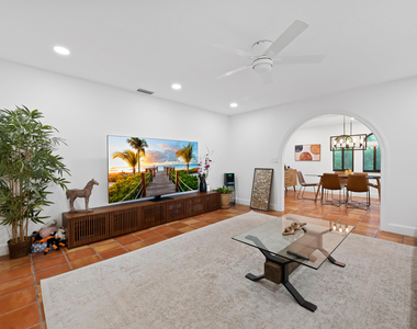 2461 Sw 27th Terrace - Photo Thumbnail 14