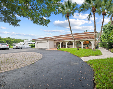2461 Sw 27th Terrace - Photo Thumbnail 48