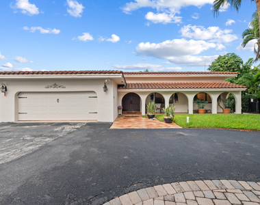 2461 Sw 27th Terrace - Photo Thumbnail 3