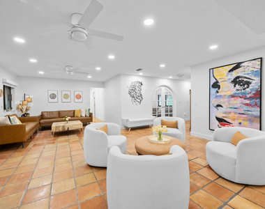 2461 Sw 27th Terrace - Photo Thumbnail 4