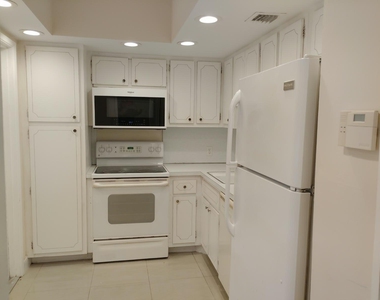 2950 N Palm Aire Drive - Photo Thumbnail 14