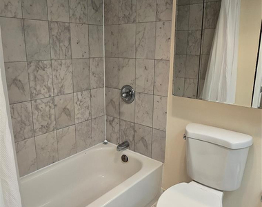 2950 N Palm Aire Drive - Photo Thumbnail 7