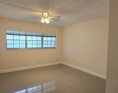 2950 N Palm Aire Drive - Photo Thumbnail 4