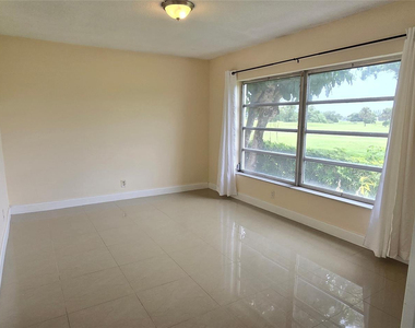 2950 N Palm Aire Drive - Photo Thumbnail 3
