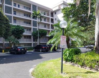 2950 N Palm Aire Drive - Photo Thumbnail 10