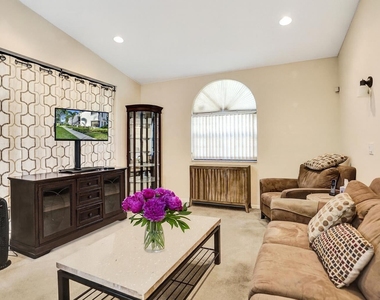 5415 E Verona Drive - Photo Thumbnail 14