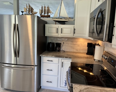 3156 Se Mimosa Street - Photo Thumbnail 4