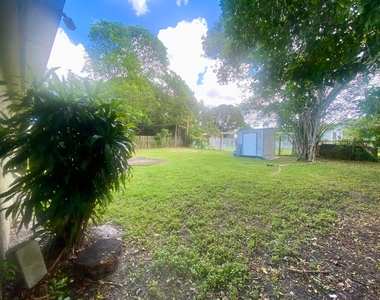 1036 Nw 11th Place - Photo Thumbnail 12