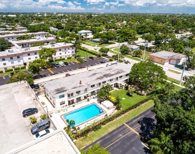 1960 Ne 48 Street - Photo Thumbnail 6