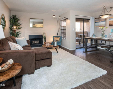 242 S Beck Avenue - Photo Thumbnail 1