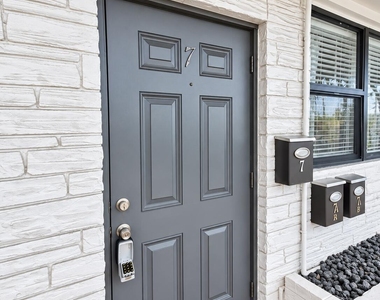 3801 N Andrews Avenue - Photo Thumbnail 13