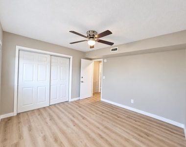 3801 N Andrews Avenue - Photo Thumbnail 8