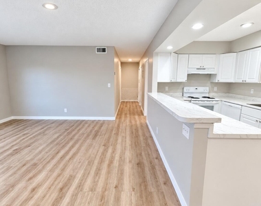 3801 N Andrews Avenue - Photo Thumbnail 1