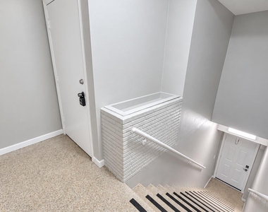 3801 N Andrews Avenue - Photo Thumbnail 12