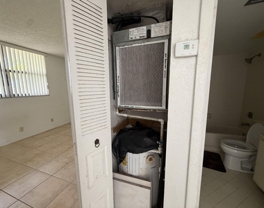 112 Lake Emerald Drive - Photo Thumbnail 11