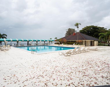 112 Lake Emerald Drive - Photo Thumbnail 17