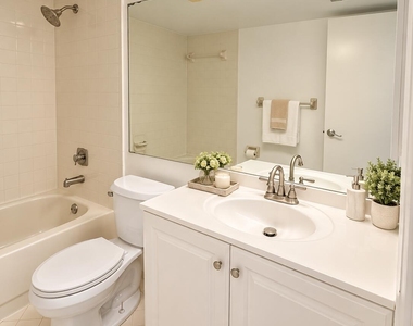112 Lake Emerald Drive - Photo Thumbnail 3