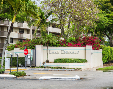 112 Lake Emerald Drive - Photo Thumbnail 20